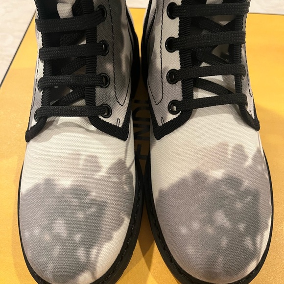 AUTHENTIC FENDI BOOTS - Picture 8 of 11